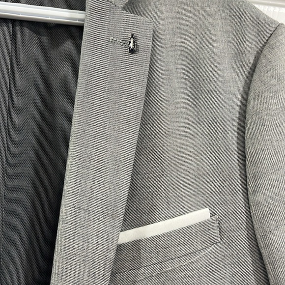 Zara sports jacket. With pocket square and Guitar pin. USA size 40 - Picture 4 of 5